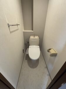 トイレの床、クロス張替え