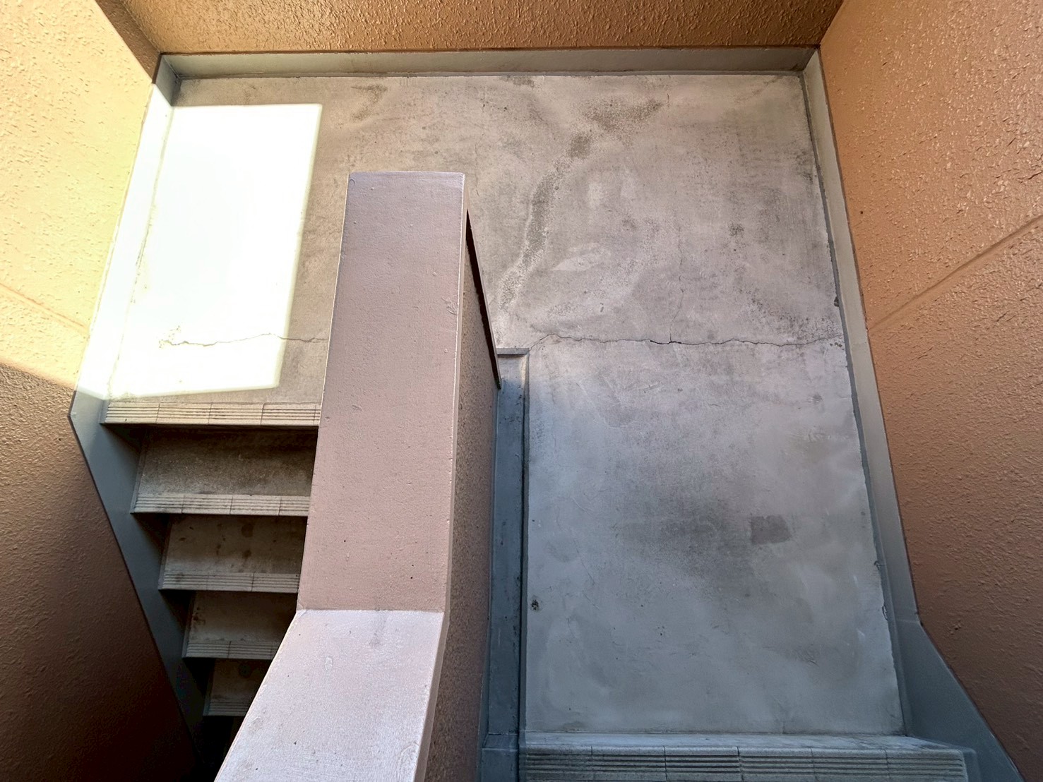 共用廊下床高圧洗浄