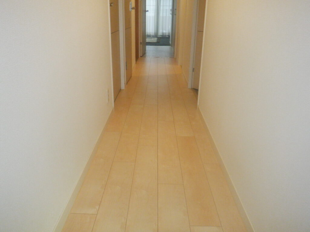 廊下フローリング張替え