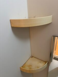 シャンプー棚新品交換