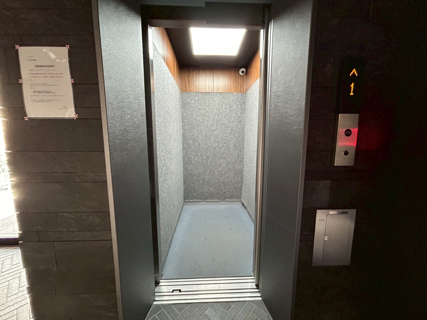 巡回清掃が差を生む！エレベーター内の管理が、クレーム・空室を防ぎます