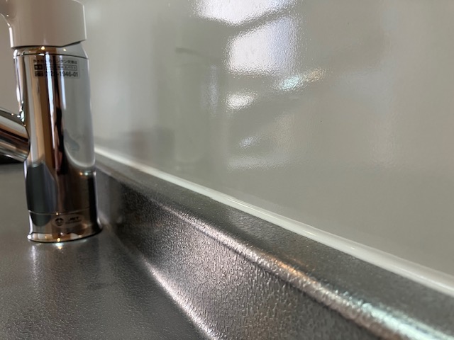 プチ工事でこんなに変わる！キッチン目地の打ち替え