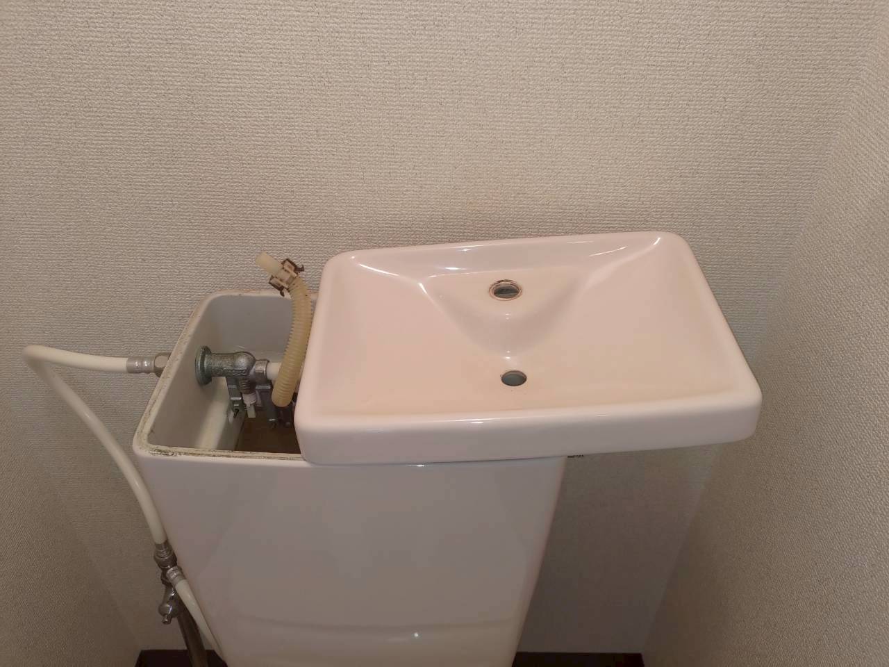 トイレの水栓部品を交換！小さな修繕もスピード対応します。